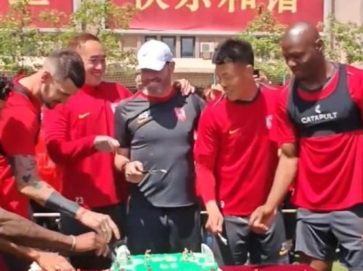 爱体育-2010年欧冠淘汰赛巴萨大战阿森纳：梅西单场四球震欧洲